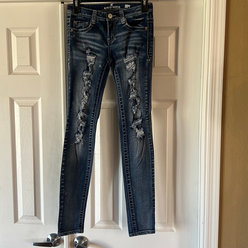 Almost Famous skinny jeans, Size 1